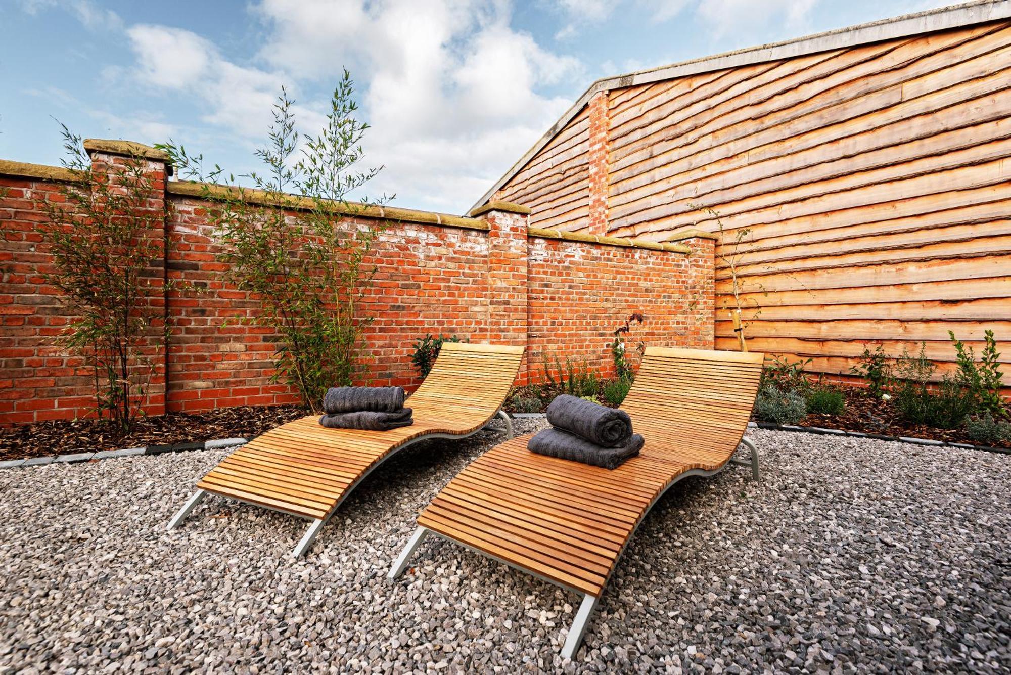 Pigeon House - Unique Barn With Private Garden, Hot Tub And Wood Burner Villa Shrewsbury Eksteriør billede